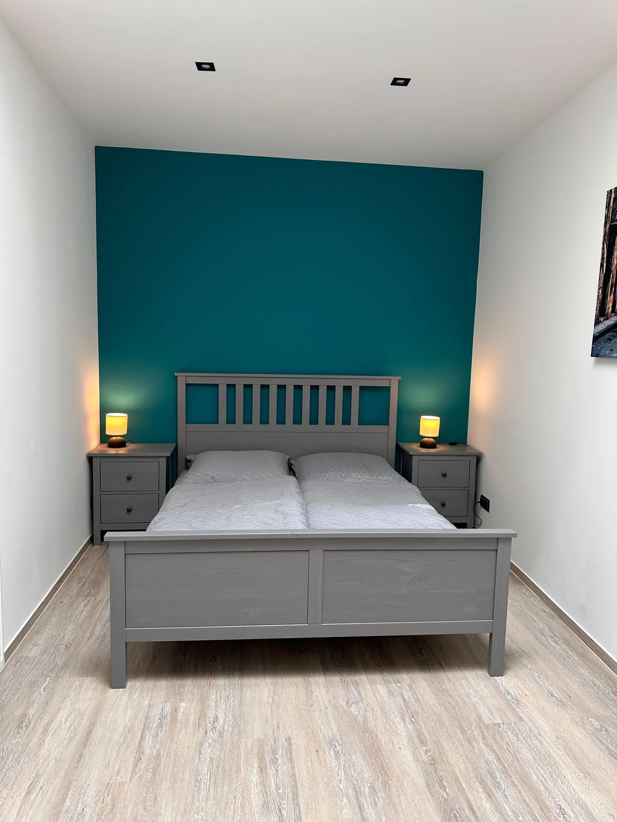 Schlafzimmer mit Doppelbett in der Ferienwohnung Altstadtglück
