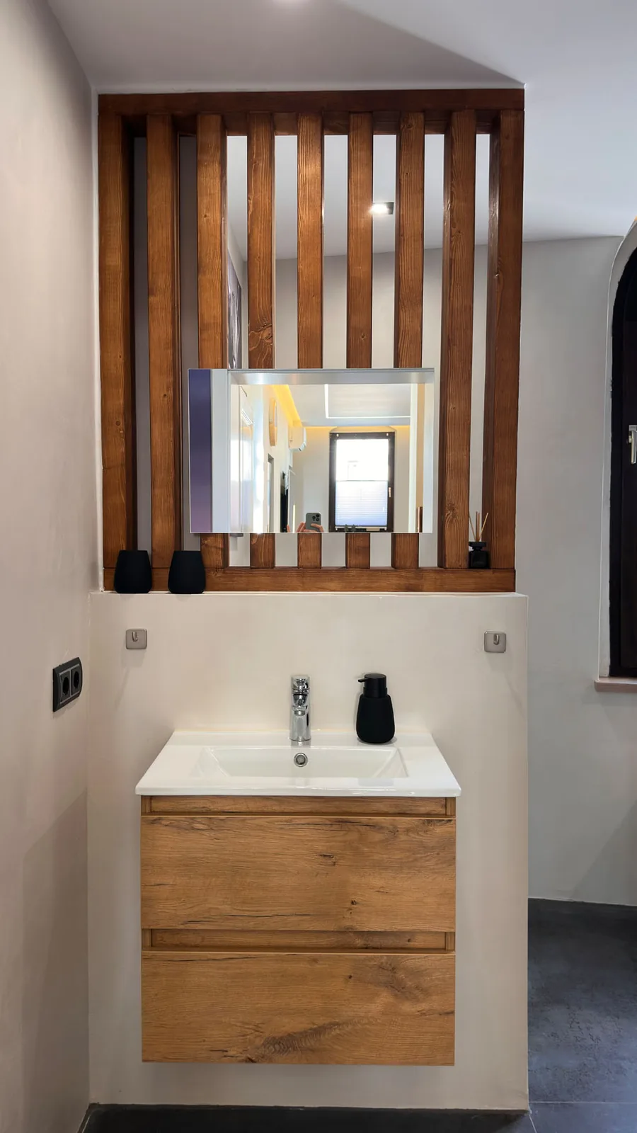 Waschtisch im Badezimmer der Ferienwohnung Schlossblick