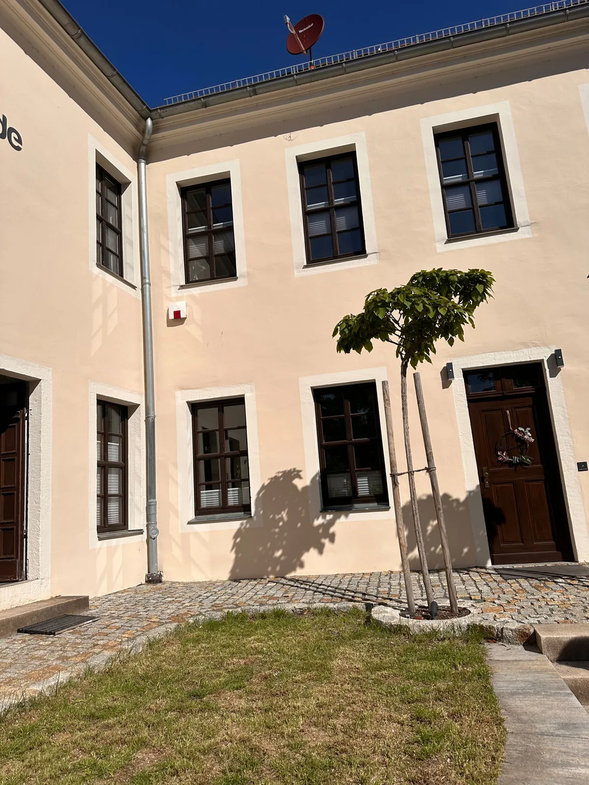 Innenhof und Außenbereich der Ferienwohnung Schlossblick
