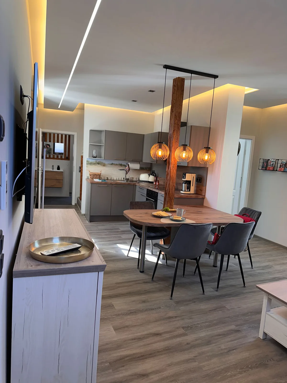 Offener Wohn- und Essbereich der Ferienwohnung Schlossblick in Torgau